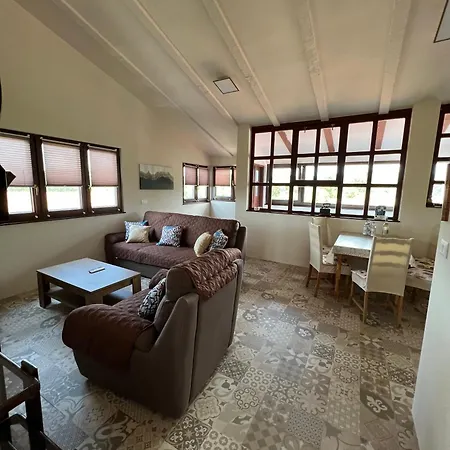 And Murage 2369 Guest house *