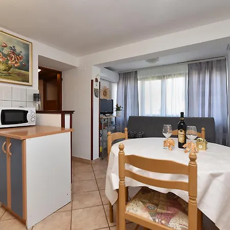 Guest house And Murage 2369