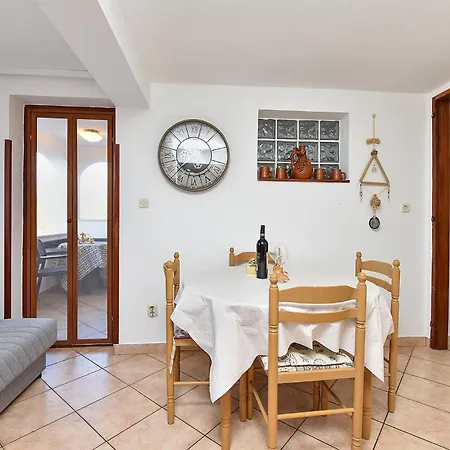 And Murage 2369 Guest house *